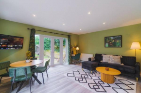 Wellness Escape by River, Sauna, Heated Pool, Hot Tub